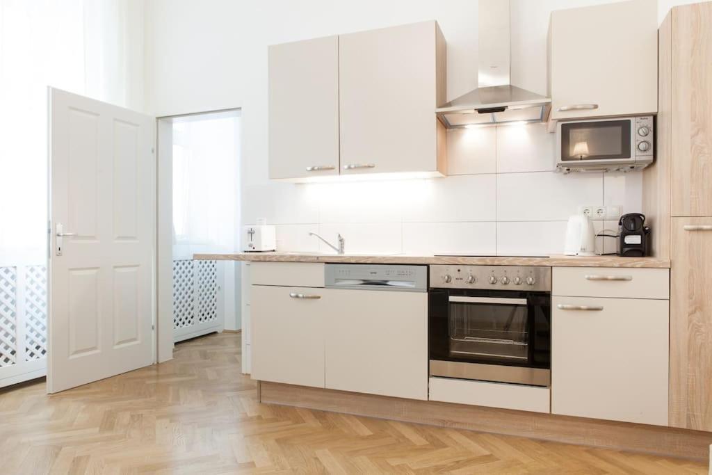 Vienna-Flats Self Check-In Apartment ภายนอก รูปภาพ